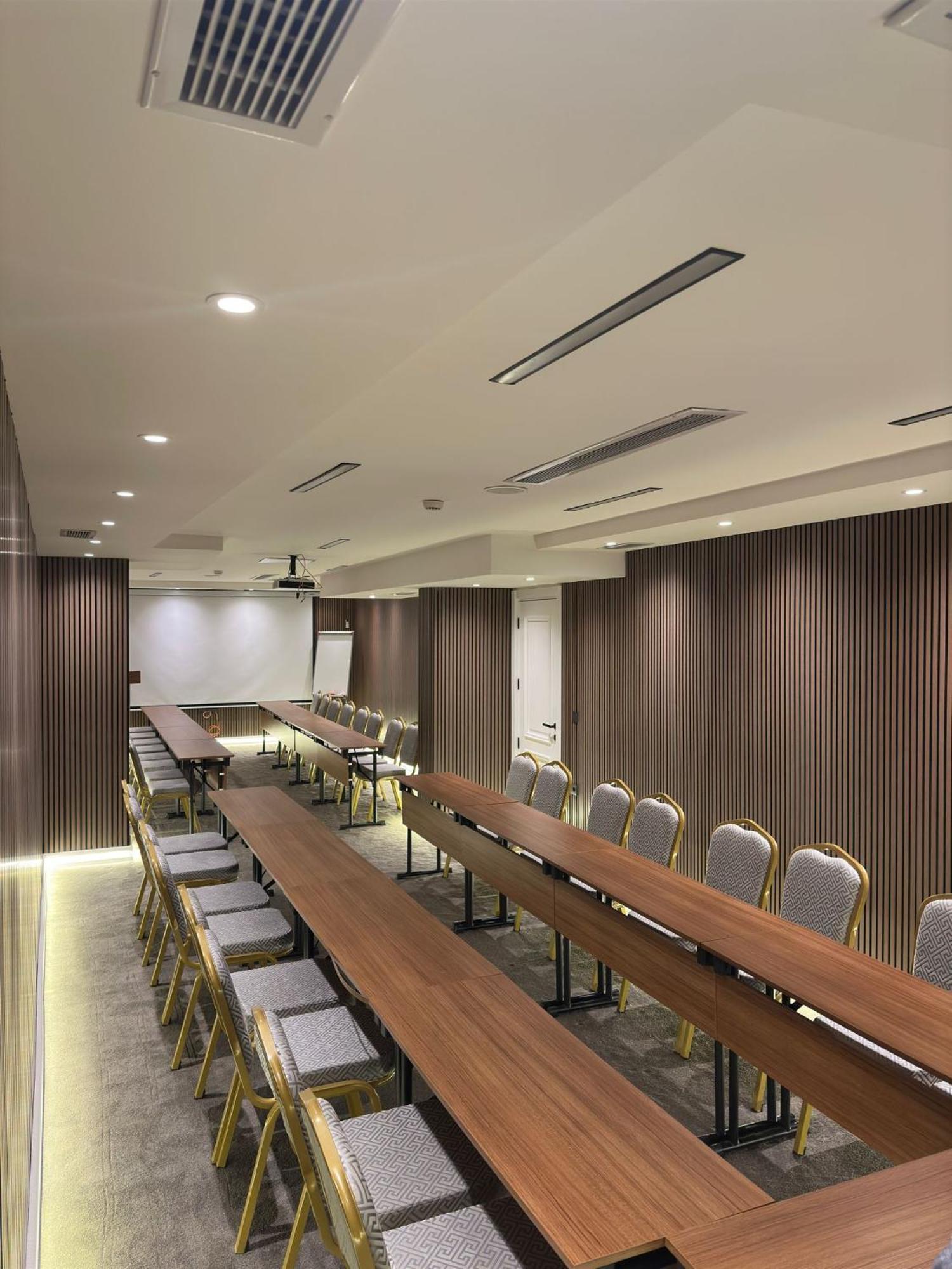 Trademark Collection By Wyndham Operla Airport Hotels Arnavutkoy المظهر الخارجي الصورة